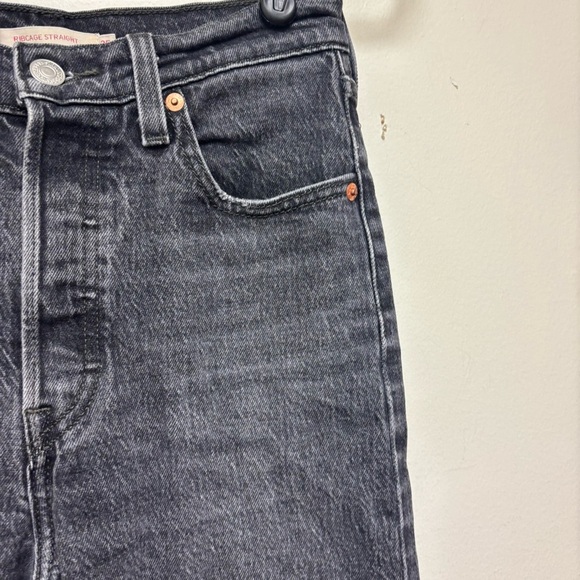 Levi’s Ribcage Straight Ankle Jeans - Picture 4 of 11